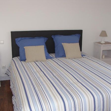 Le Vieux Castel Bed & Breakfast Goustranville Bagian luar foto