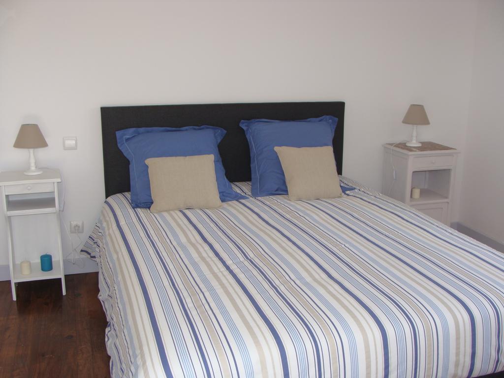 Le Vieux Castel Bed & Breakfast Goustranville Bagian luar foto